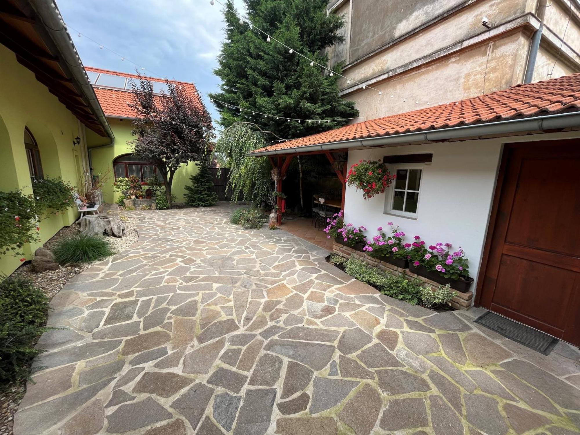 Penzion Primase Dolni Vestonice Εξωτερικό φωτογραφία