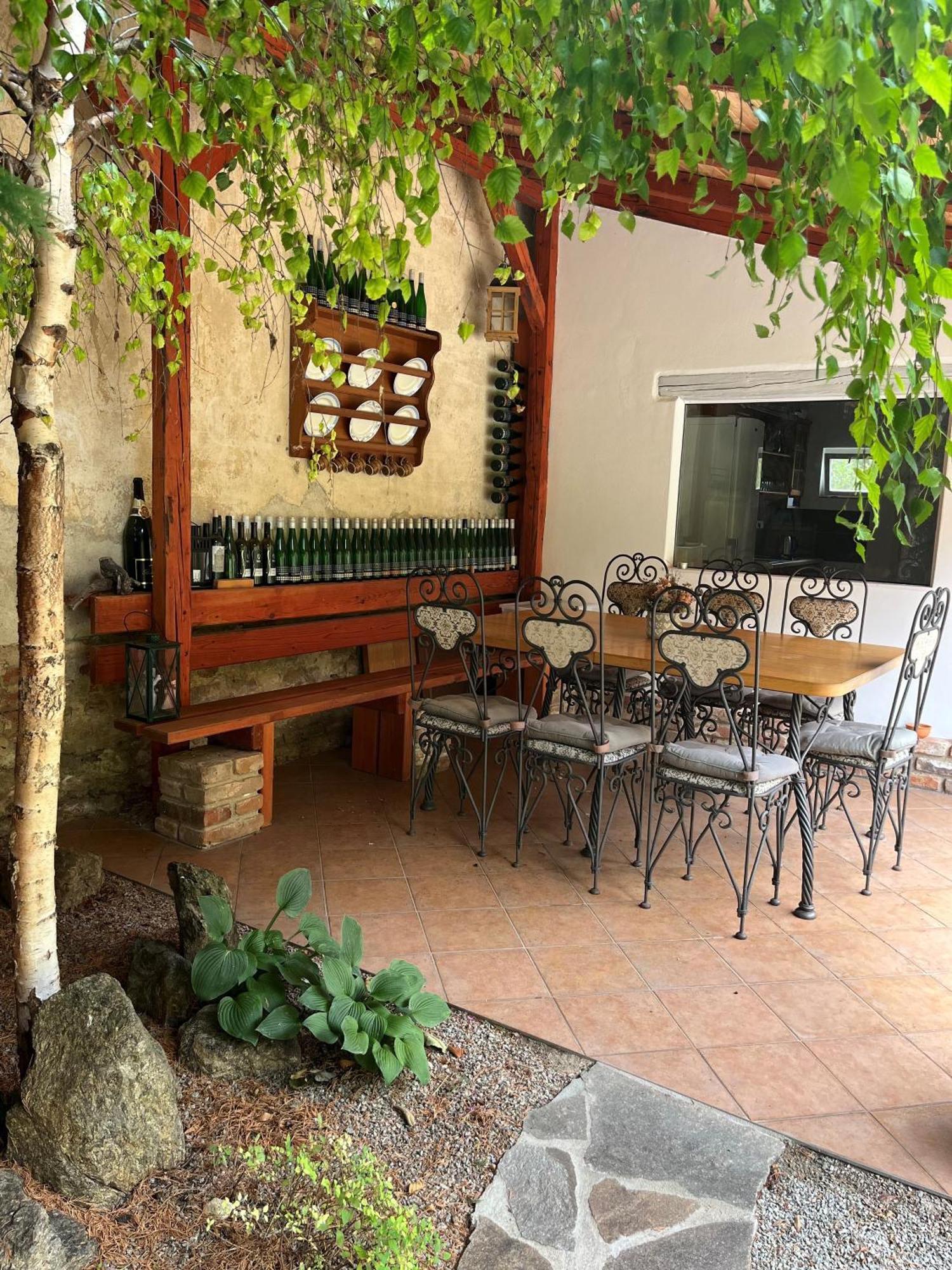 Penzion Primase Dolni Vestonice Εξωτερικό φωτογραφία