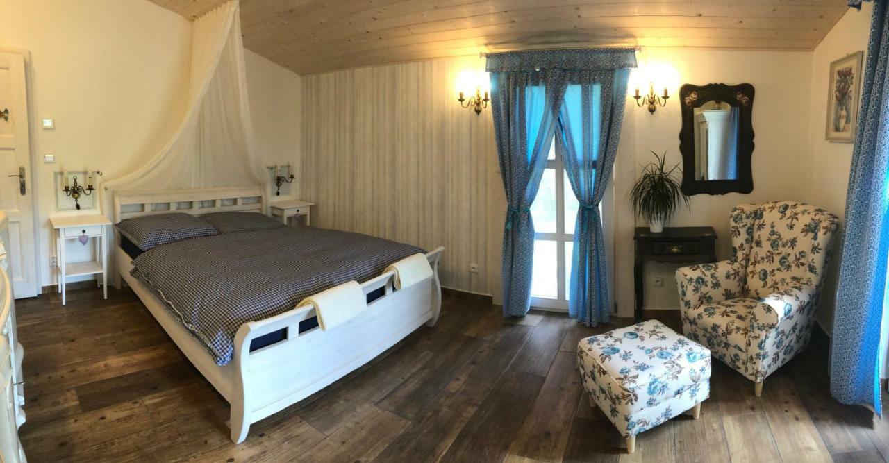 Penzion Primase Dolni Vestonice Εξωτερικό φωτογραφία